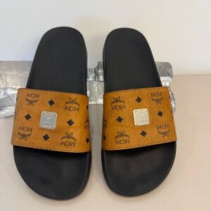 MCM Monogram Print Cognac Rubber Slides with Gold Logo Plaque Unisex